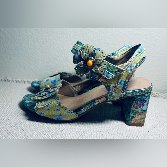 L'Artiste by Spring Step Vogeush Floral Heeled Sandal - Picture 4 of 13